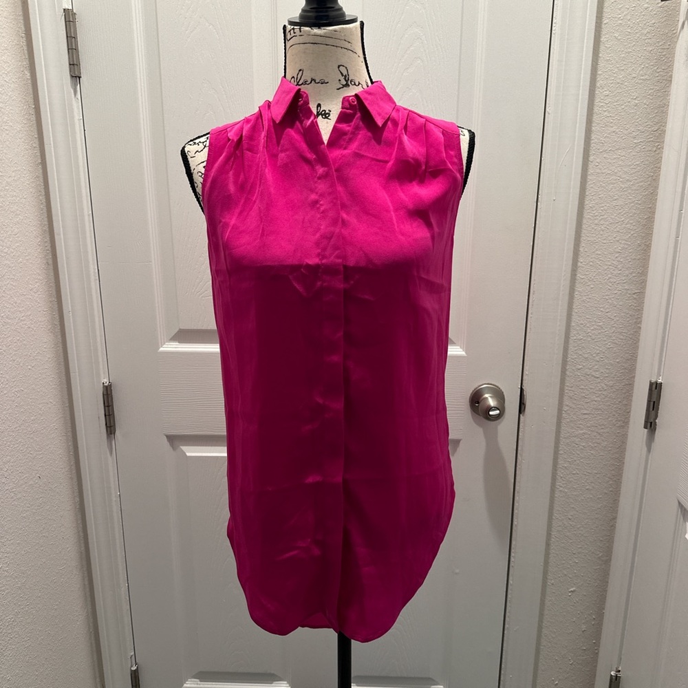 Express Sleeveless Collared Blouse